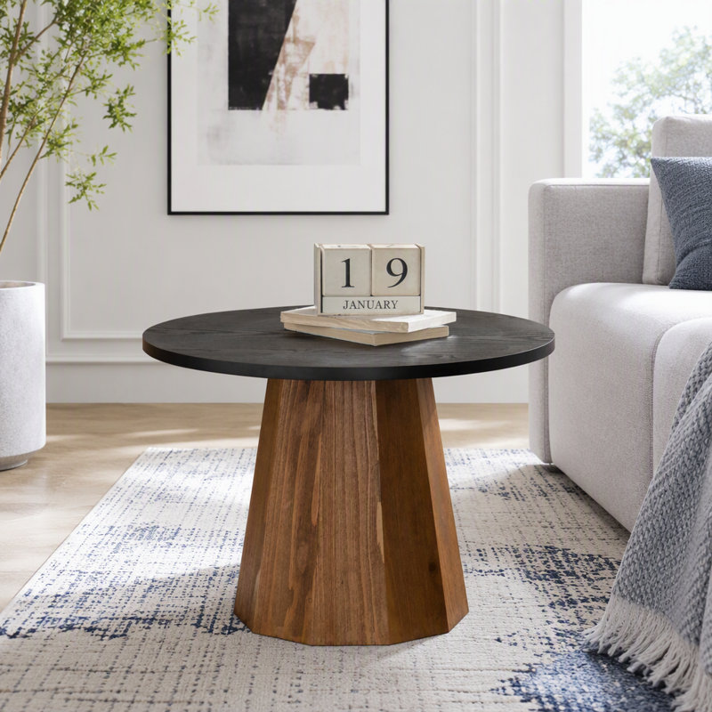 Table basse ronde robuste en bois avec pied central et motif d'arbre