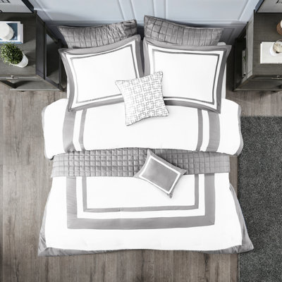 Collection de literie grise pour lit double - courtepointe à détails brodés et découpés