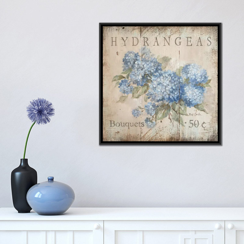 «Hydrangeas Bouquets (50 Cents)» par Debi Coules, impression sur toile tendue, H 18 po x l 18 po x P 1,5 po, Pas de tapis