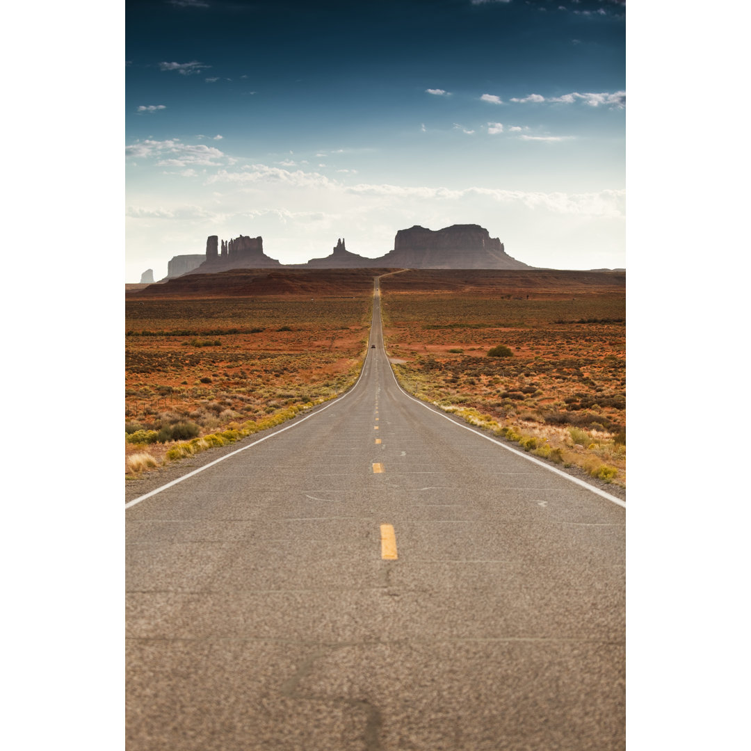 Road To Monument Valley von Pgiam - Druck ohne Rahmen auf Leinwand