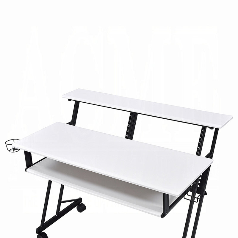 Bureau de studio d'enregistrement de musique avec plateau à clavier, Blanc