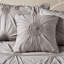 Housse de lit de jour gris foncé réversible à motif de losanges et de touffetage
