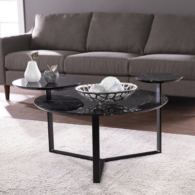 Table basse à 3 pieds