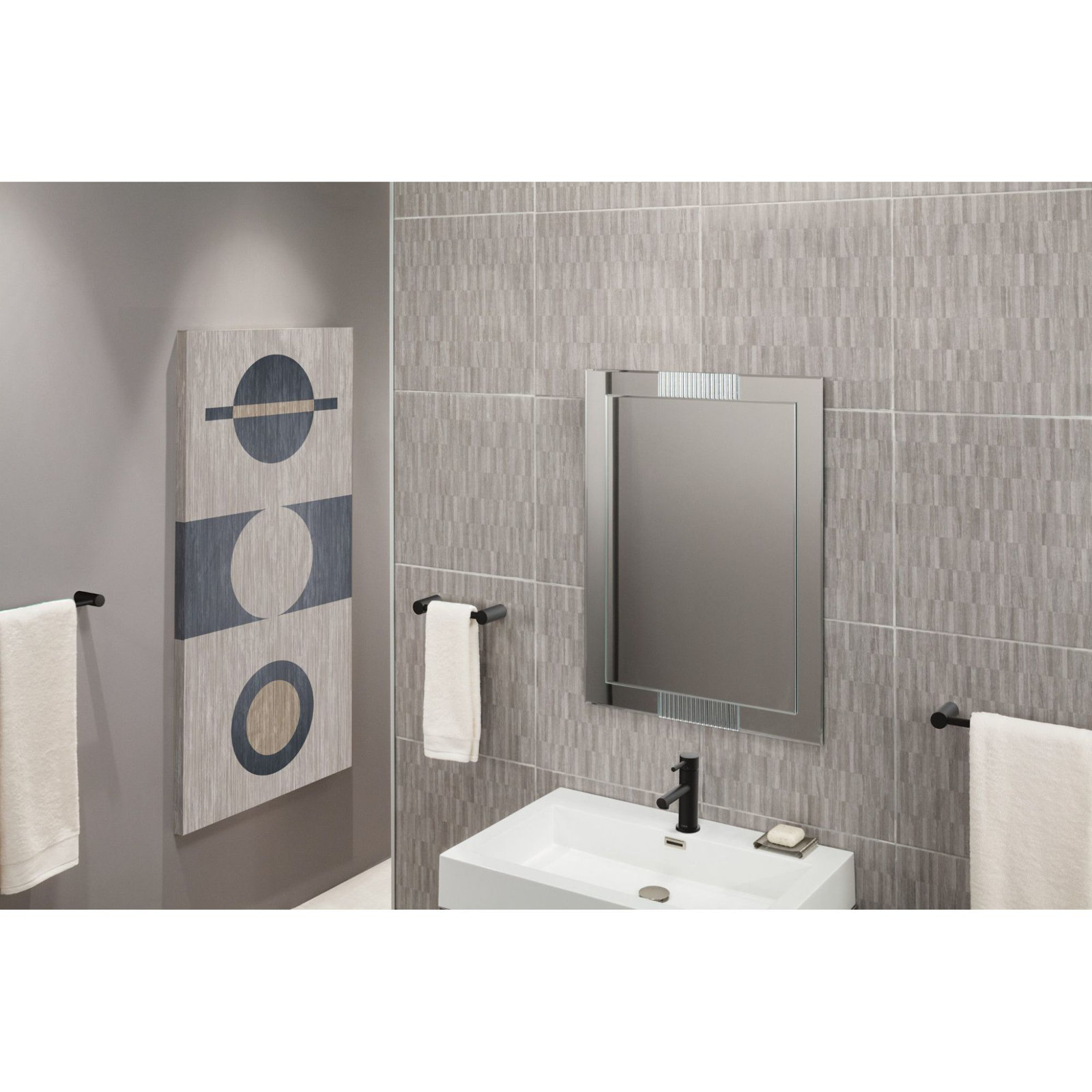 Align 18" Wall Mounted Towel Bar, Matte Black