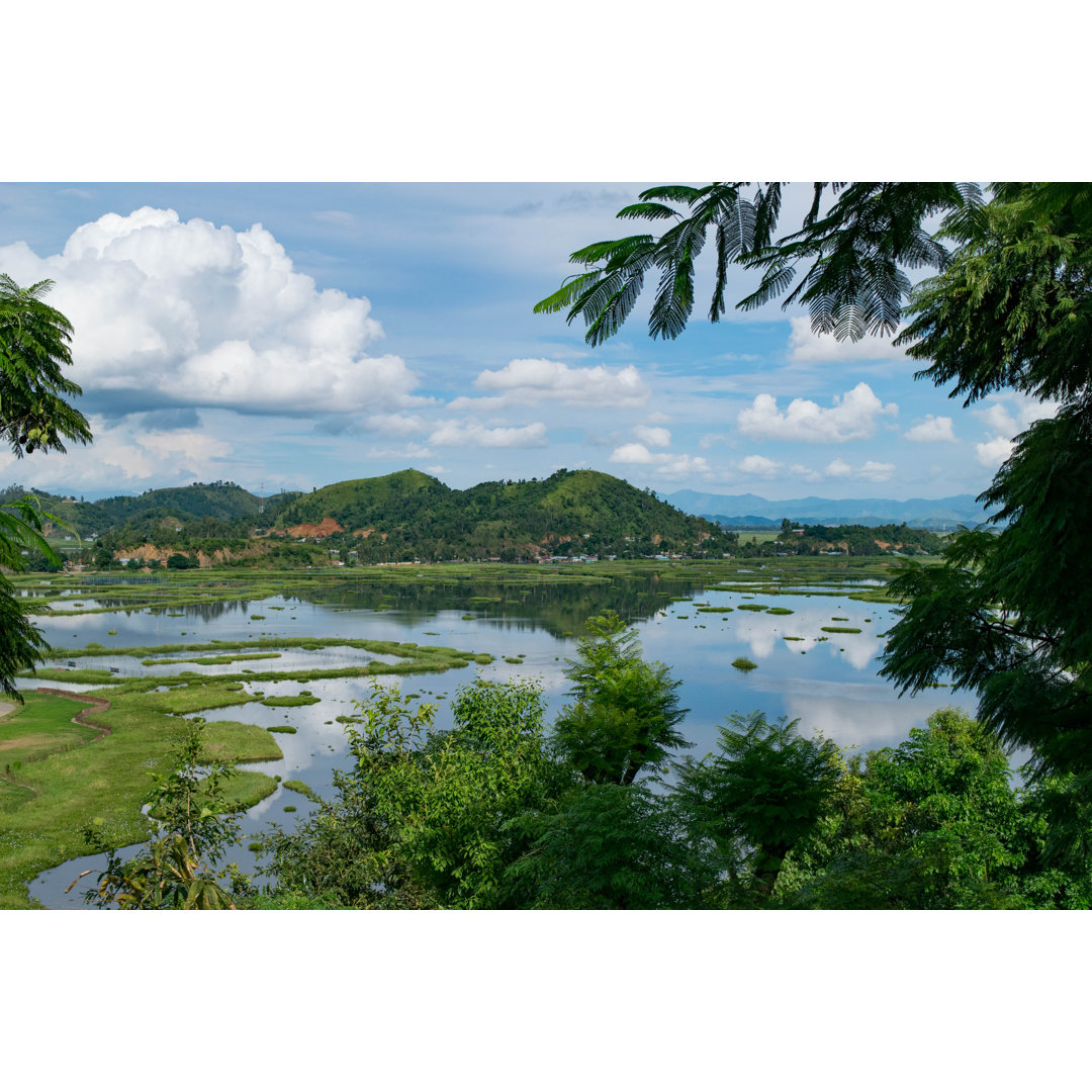 Beautiful Loktak Lake - Kunstdrucke auf Leinwand