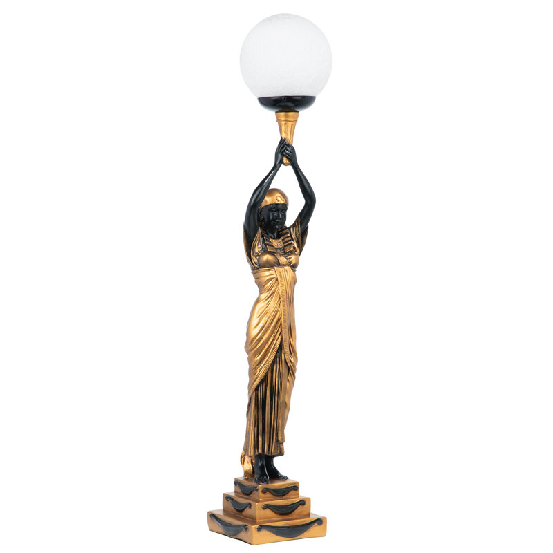 Statue de la déesse de la nuit Kristophyr illuminée
