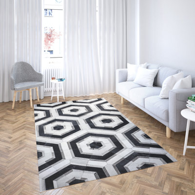 Tapis rectangulaire unique en cuir de vache Jessiana
