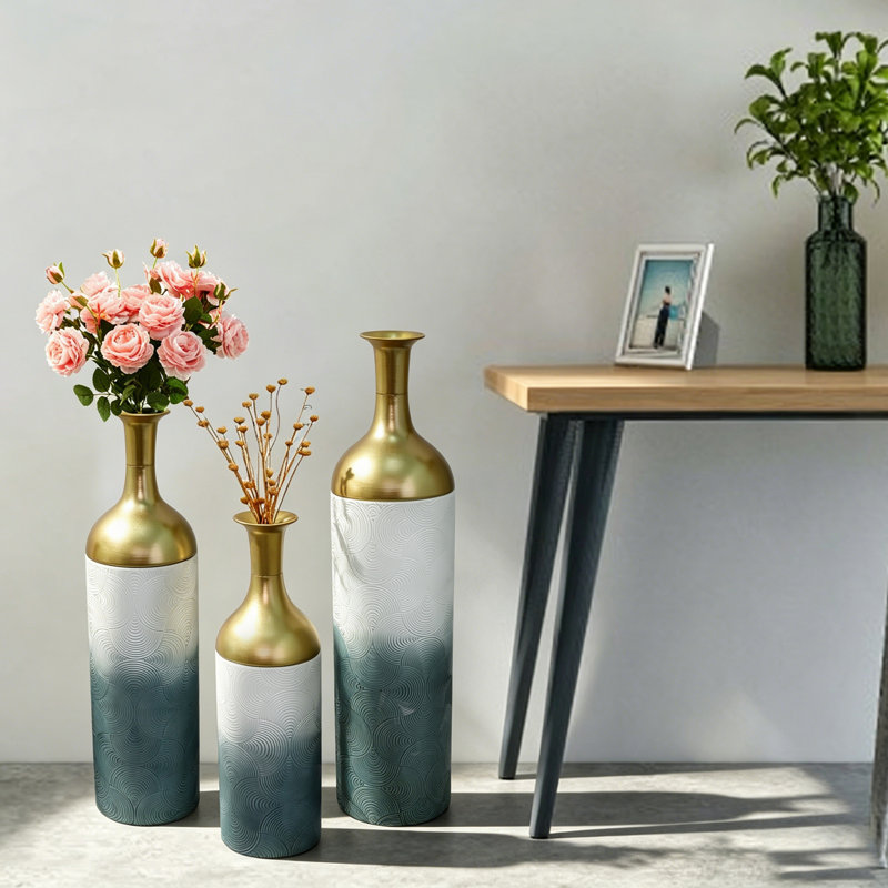 Ensemble de 3 vases décoratifs en métal