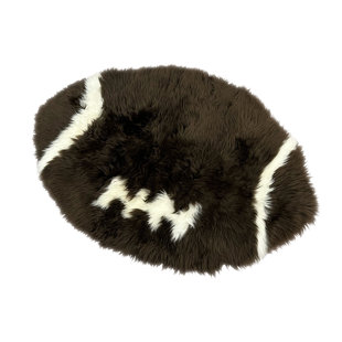 Oval Handmade Sheepskin 2'4" x 3'4" Area Rug in Dark Brown/Ivory