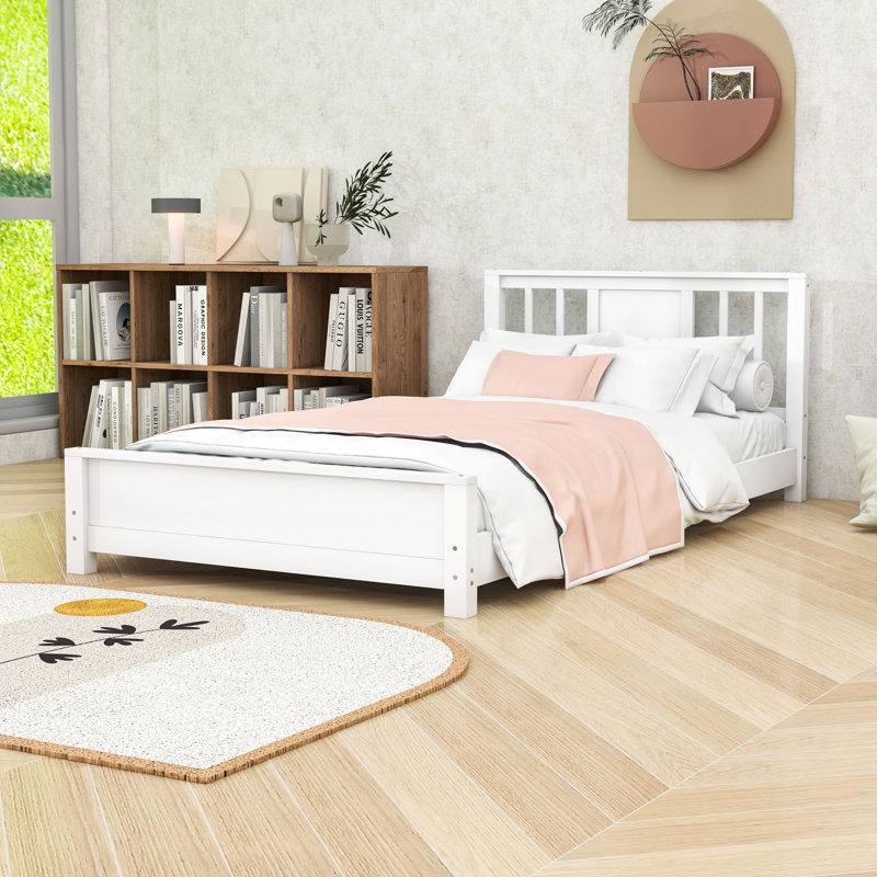 Lit plateforme simple en bois avec une conception élégante et discrète et une tête de lit fonctionnelle, Blanc