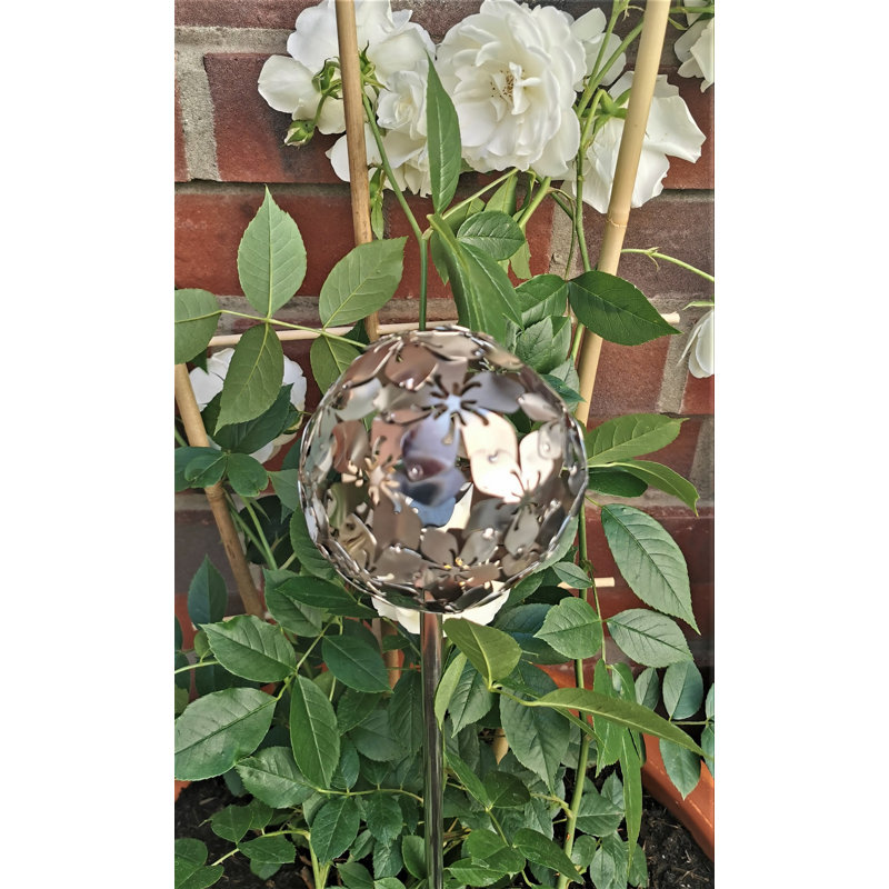 Cayo Stainless Steel Gazing Ball, 90cm H x 10cm W x 10cm D