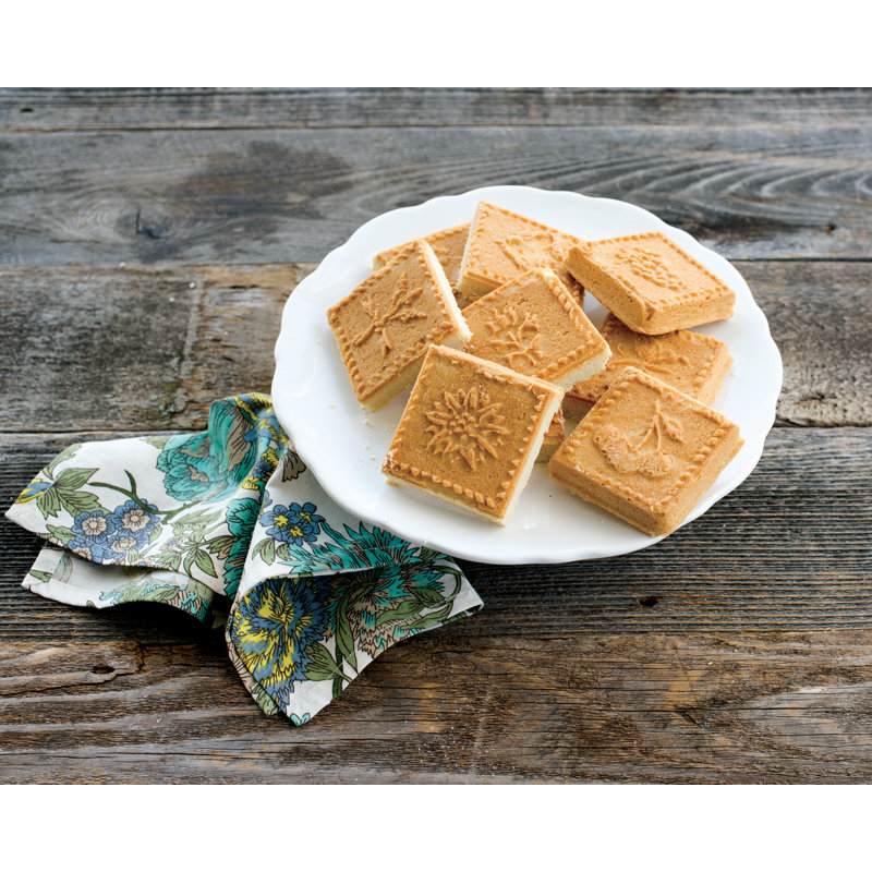 Nordic Ware Non-Stick Square English Shortbread Pan
