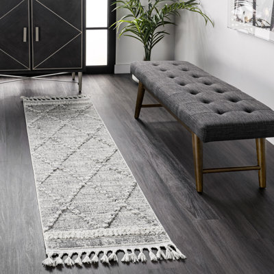 Sroka Geometric Gray Area Rug