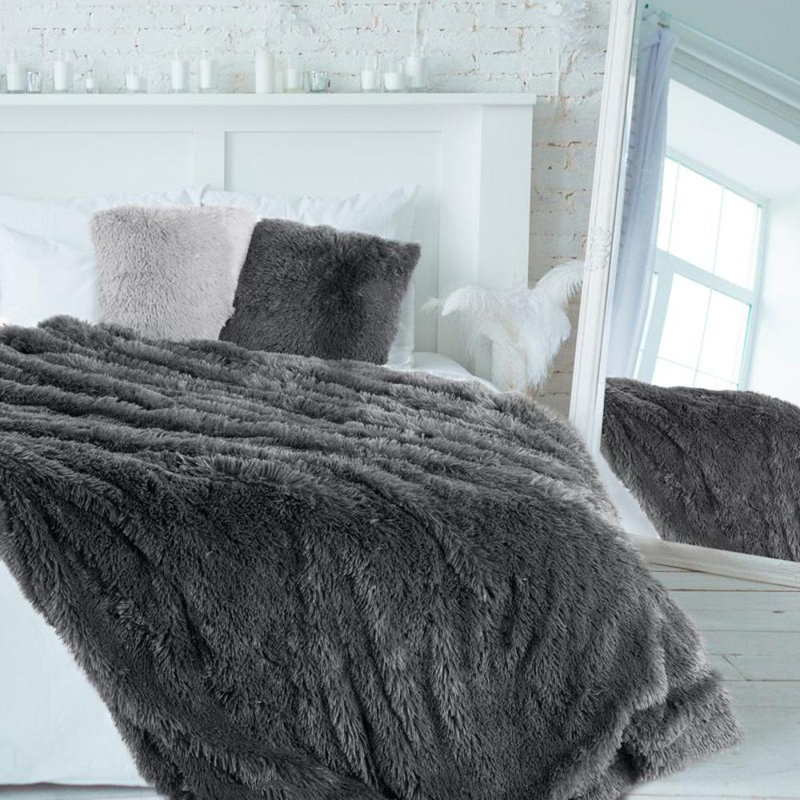 Canora Grey Keenes Bedspread