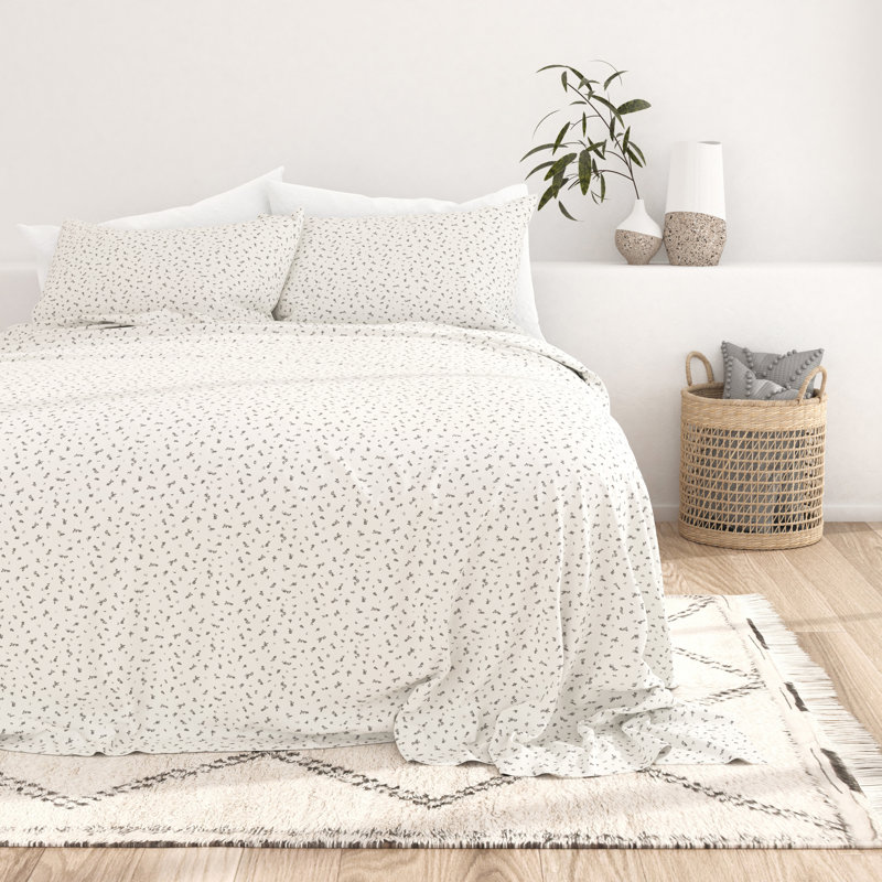 Violets Pattern Microfiber Sheet Set, Queen Sheet Set + 1 Fitted Sheet + 2 Pillowcases, Chantilly Floral