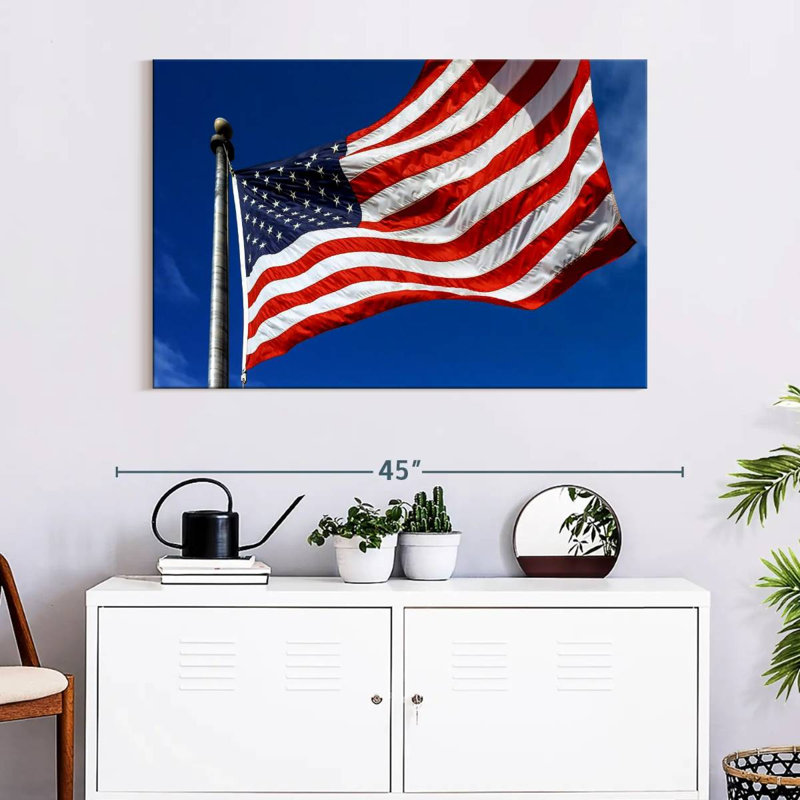 Borges Windblown American Flag, 26" H x 39" W