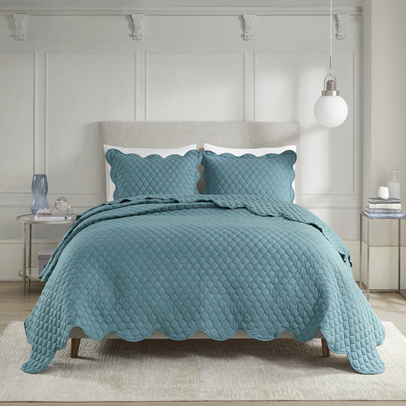 Solid Color 3 Piece Scalloped Edge Crinkle Microfiber Quilt Set, Full/Queen Coverlet + 2 Standard Shams, Teal