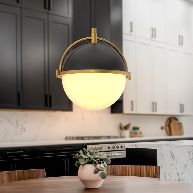 8 po Élégant métal 1 lumière avec globe en verre, finitions noir mat et or pour îlot de cuisine