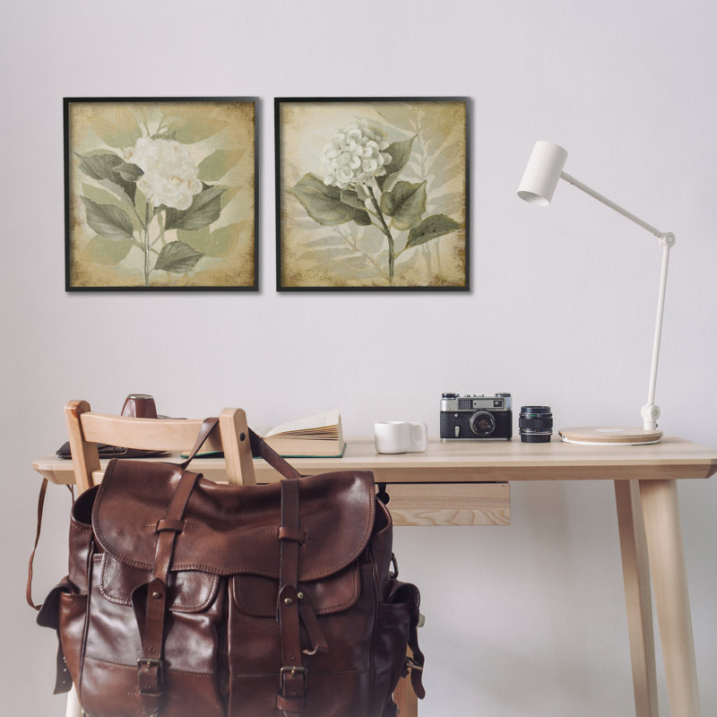 «Aubergine White Hydrangeas», ensemble de 2 giclées par Lanie Loreth, Giclée encadrée noir minuit, H 17 po x l 17 po
