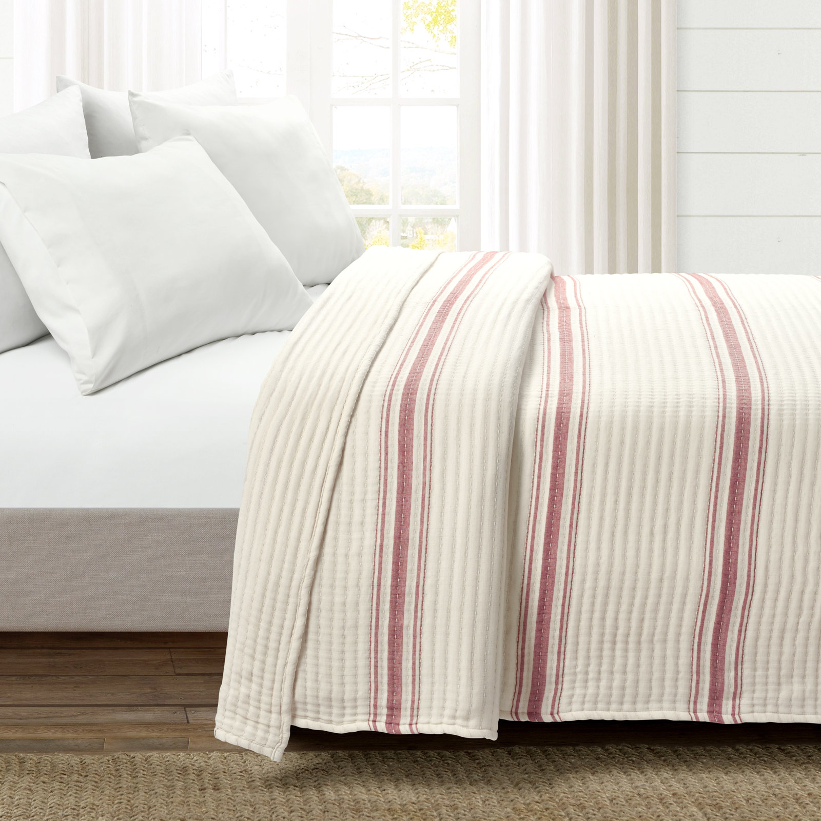 Oakleaf Standard Cotton Quilt, Red, King Quilt