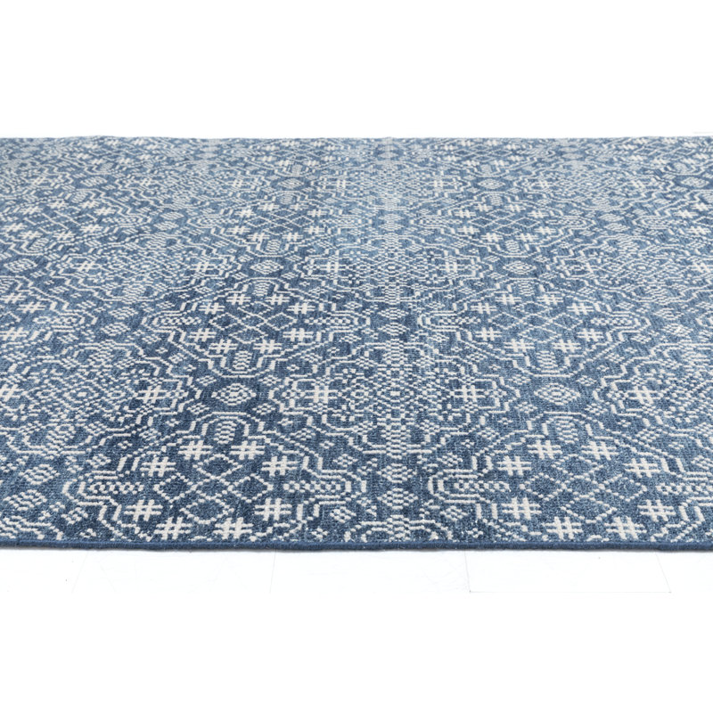 Bovina Geometric Area Rug in Navy/White, Rectangle 5' x 8'