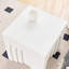 Petite table d'appoint carrée polyvalente, idéale comme table basse, table d'appoint ou table de chevet pour le décor du salon et de la chambre à coucher.-317245881