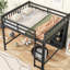 Lit mezzanine double gris avec 8 tablettes ouvertes et - Économie d'espace pour les dortoirs