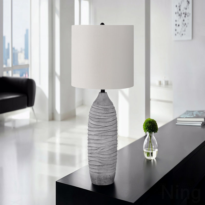 Lampe de table - H 27 po, résine grise