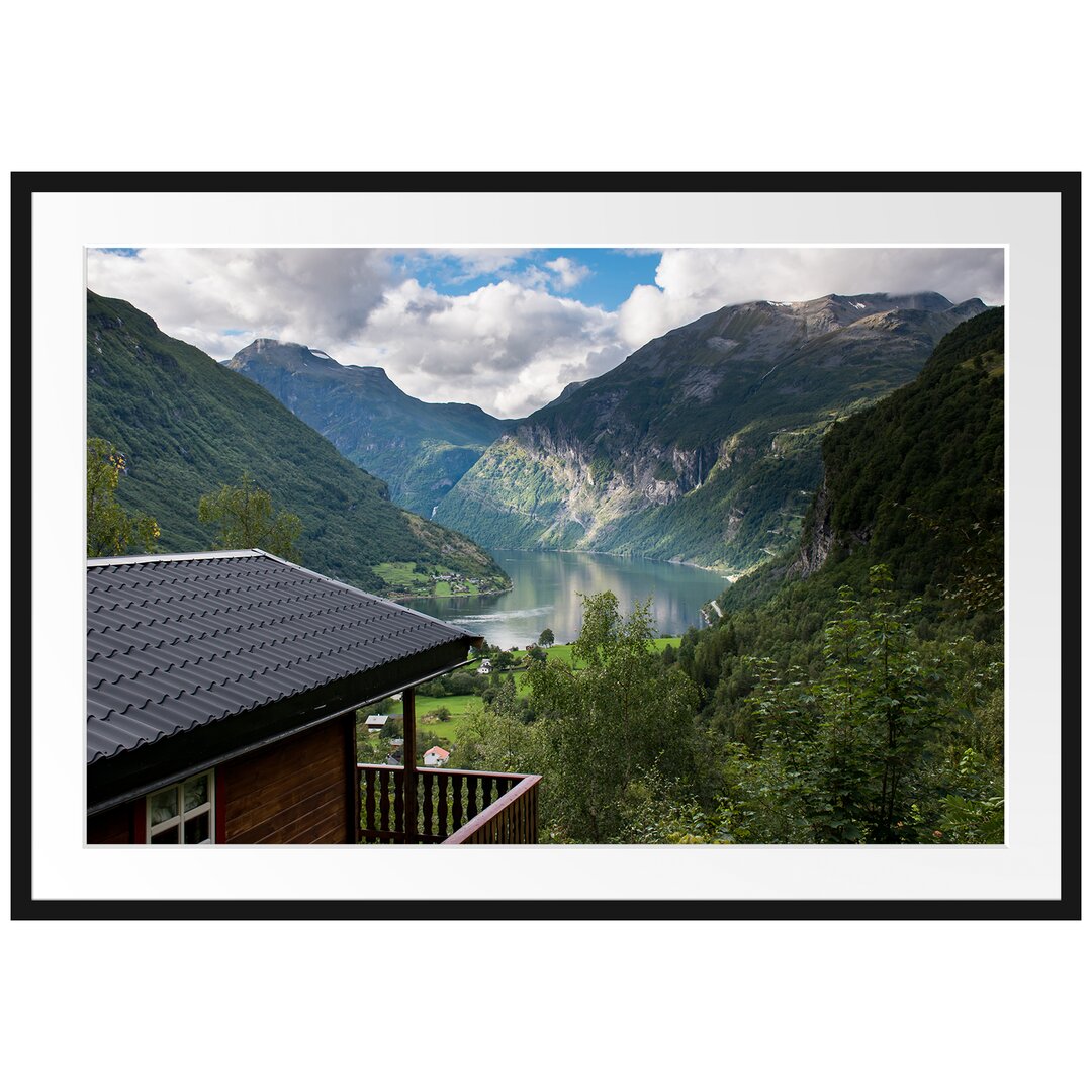 Gerahmtes Poster Hütte in schöner Umgebung