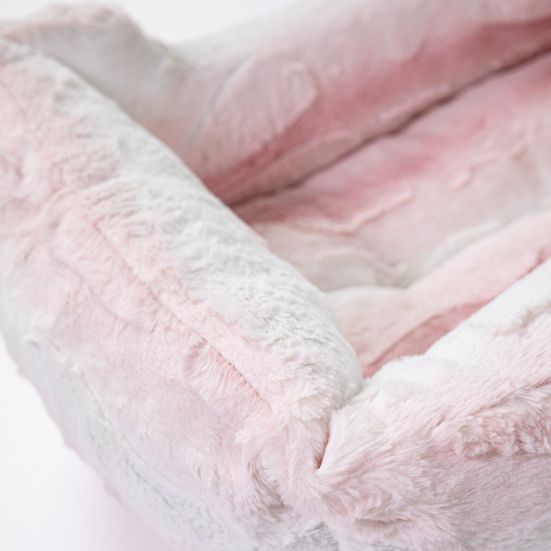 Traversin cachemire pour chien, Angora rose, L 5 po x l 10 po