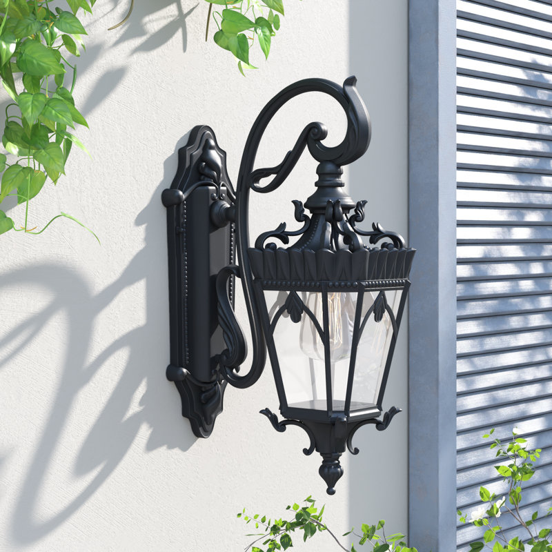Lanterne murale d'extérieur noire matte en aluminium résistant à la rouille et aux rayons UV Aruca H 18,5 po