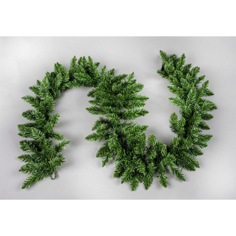 Faux Lighted PVC 78.74cm Christmas Wreath, Green