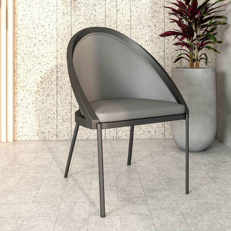Chaise de salle à manger en similicuir Lashelia - Chaise d'appoint incurvée en vinyle imperméable avec pieds en acier noir - Mobilier de salle à manger moderne facile à nettoyer