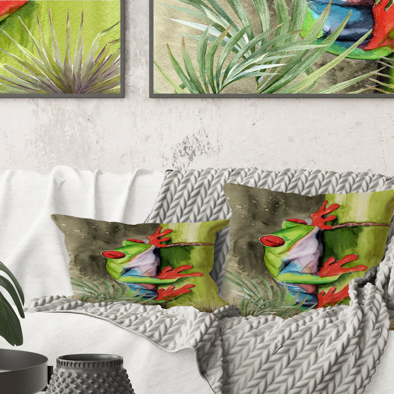 Coussin grenouille rouge assis sur un bambou vert, 18 po x 18 po
