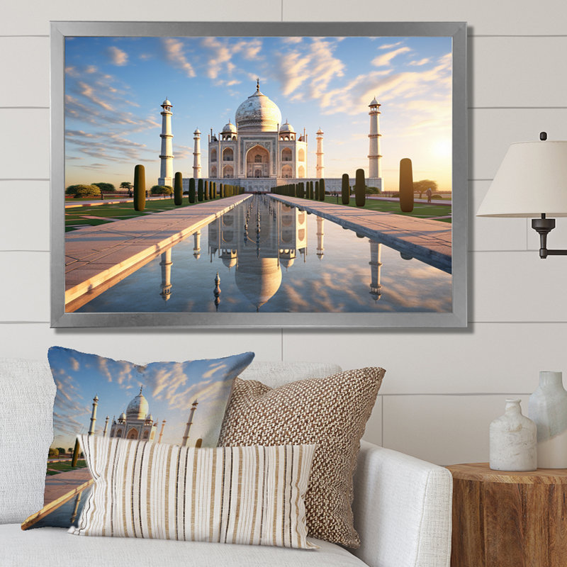 Islam Art Taj Mahal I, Cadre simple argenté, H 24 po x l 32 po x P 1 po