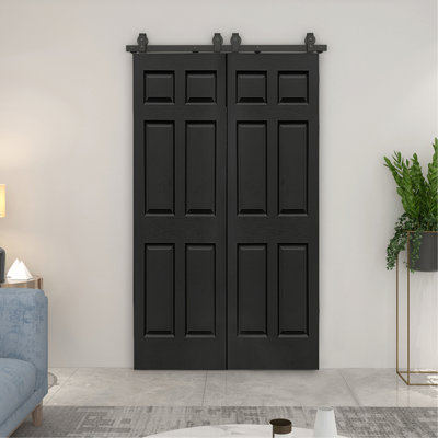 Ensemble de portes de grange composites à panneau double en bois aggloméré noir 72 po x 80 po à deux panneaux avec quincaillerie coulissante