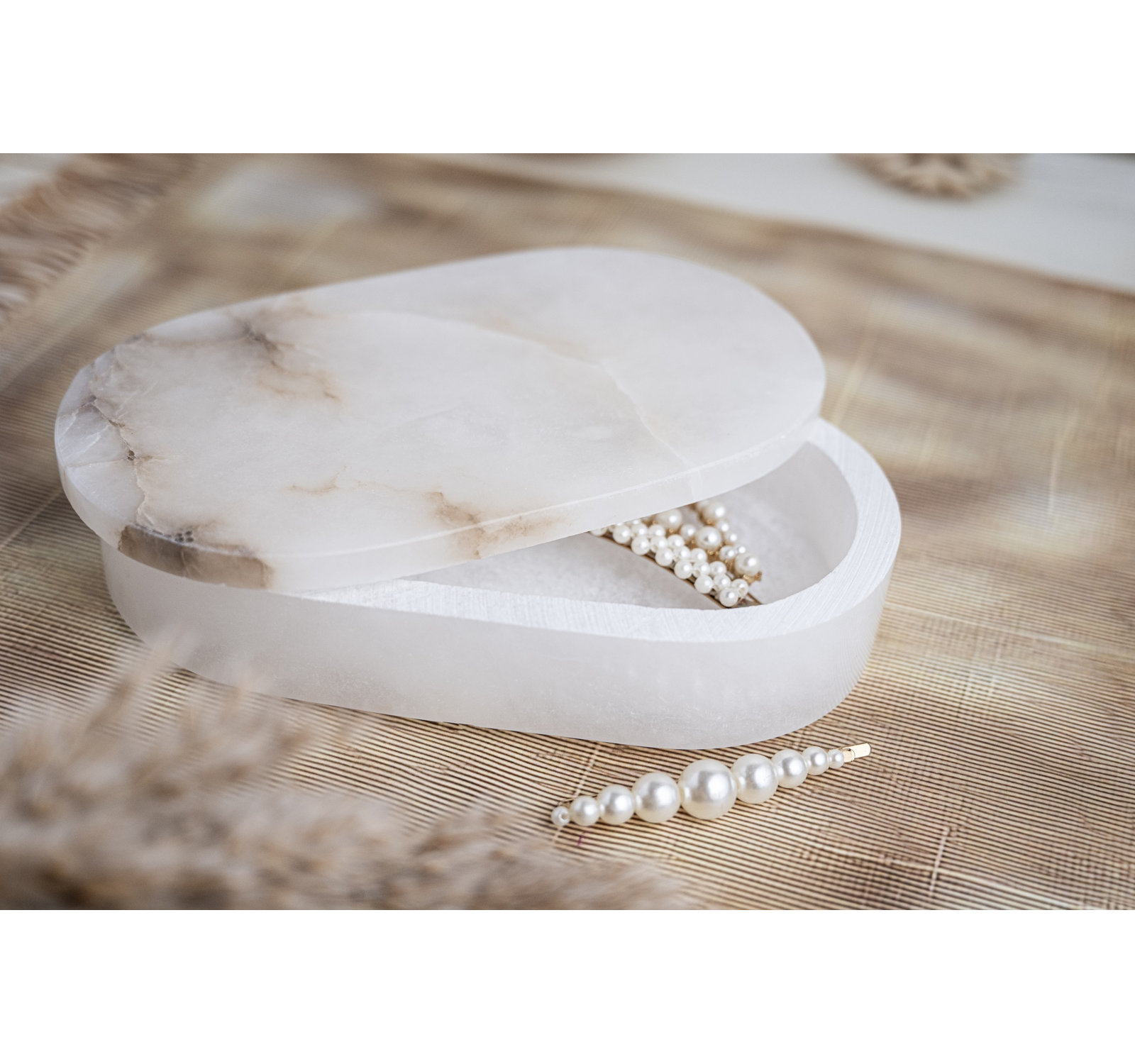 Claudine Oval Display Box, 1.5" H x 7" W x 4" D