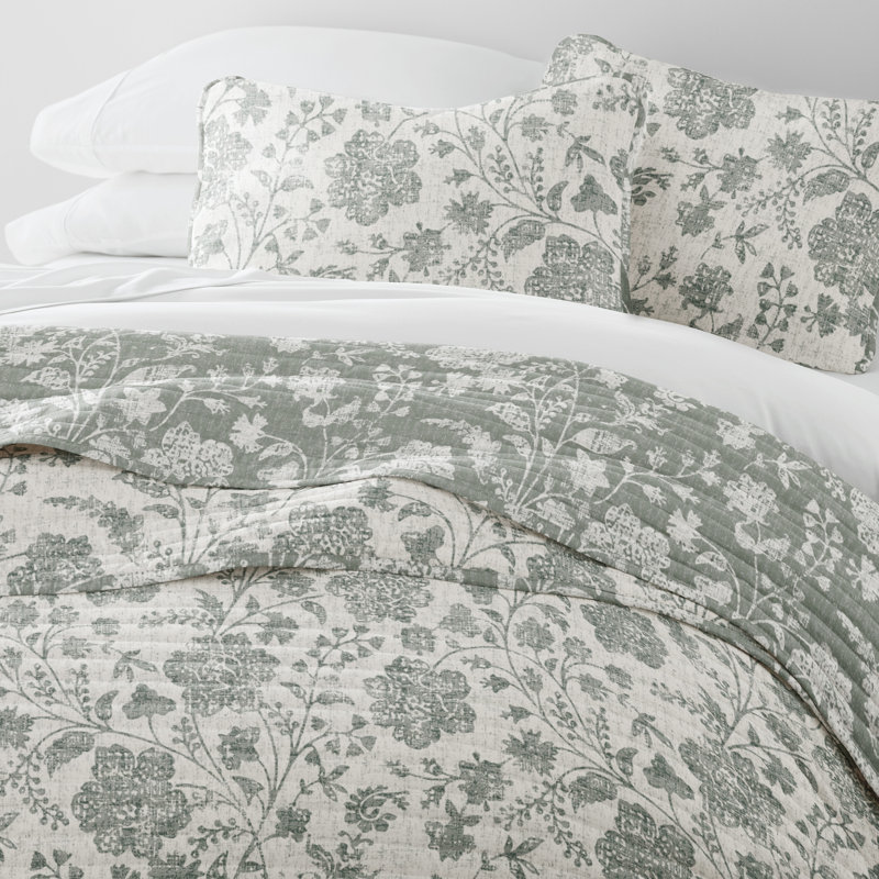 Quilt Set- Lightweight - All Season Quilted Coverlet - Textured Floral, King Quilt + 2 King Shams, Eucalyptus