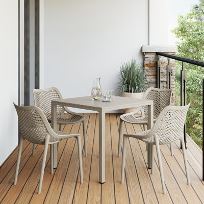 Ensemble repas carré pour 4 personnes
