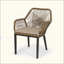 Chaise de patio moderne en osier avec tissage durable et coussins résistants à l'eau, parfaite pour les sièges d'extérieur