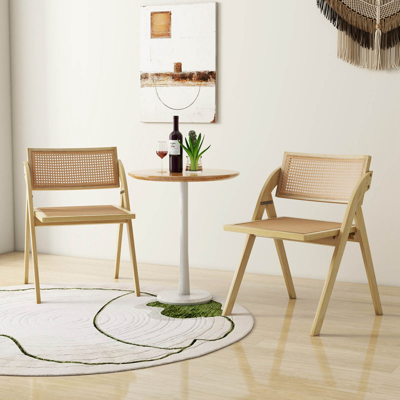Ensemble de 2 chaises pliantes Bayou Breeze avec dossier en rotin tissé et structure en bois d'hévéa, Naturel