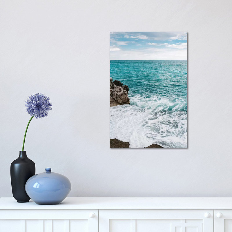 «Amalfi Coast Water VII» par Bethany Young, reproduction de photo sur toile tendue, H 18 po x l 12 po x P 1,5 po