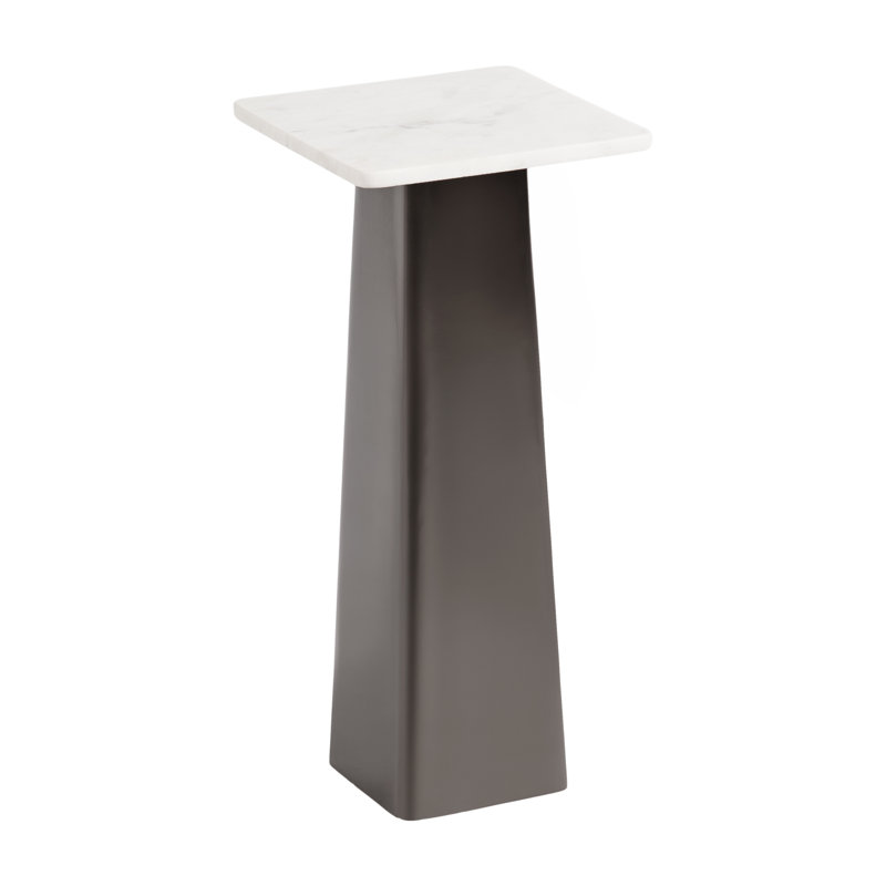 Table carrée en marbre