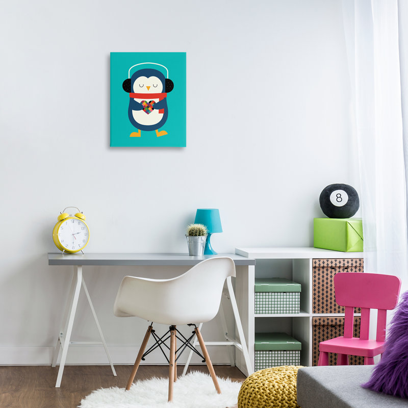 Art mural sur toile "Pingouin avec cœur géométrique", design par Andy Westface, H 20 po x l 16 po