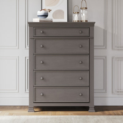 Commode en bois massif à 5 tiroirs de 38 po de large Westgate - entièrement assemblée