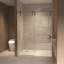 Porte de douche coulissante sans cadre de l 44 à 48 po x H 76 po, verre trempé transparent nickel brossé 5/16 po (8 mm)