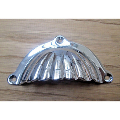 Fluted With Lugs Cup Pull Handle Polished Chrome
