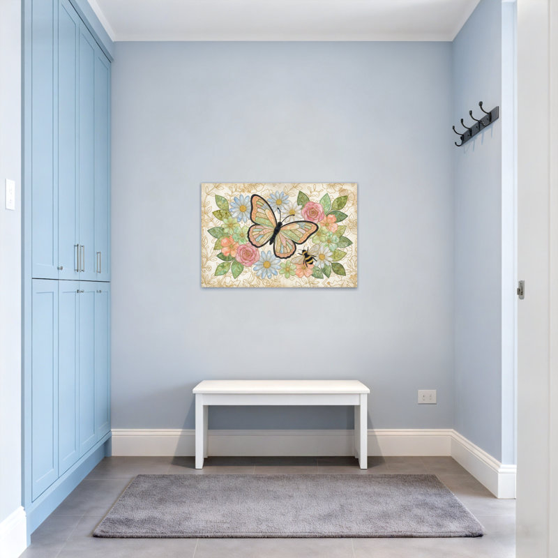 Animaux avec motif papillon et abeille parmi les fleurs, H 16 po x l 24 po