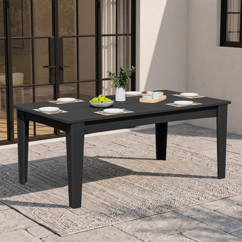 Table de salle à manger d'extérieur rectangulaire Planta 70 po (178 cm) de largeur en PEHD avec trou pour parasol, Black