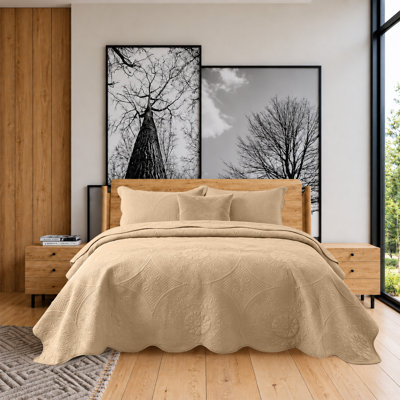 Oxford Floral Bed in a Bag Set – Reversible Lightweight Quilt Bedding with Hotel Style Elegance